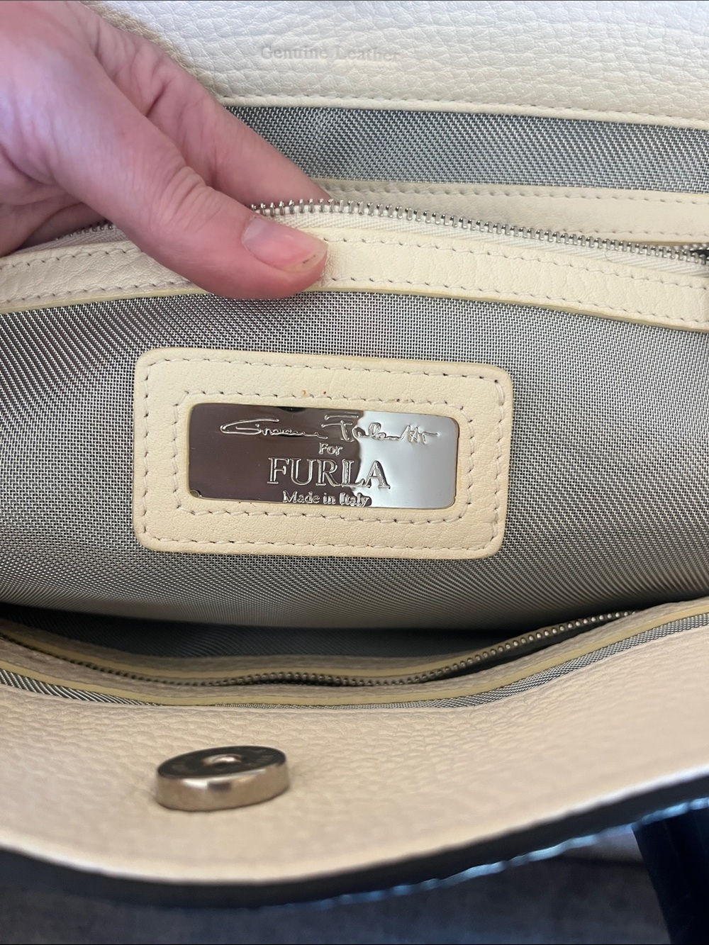 EUC vintage Furla East/West Top Handle Satchel. Super clean - Picture 3 of 7